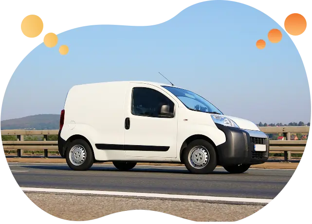 大型トラックが走行している様子